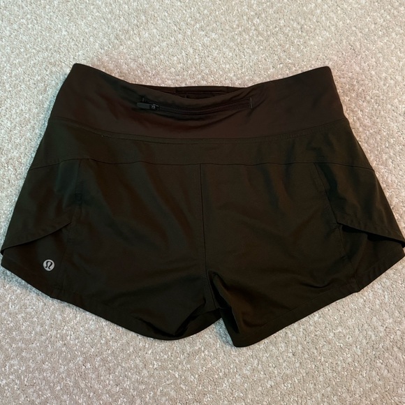 Lululemon Size 4 shorts, dark olive green - Picture 4 of 4